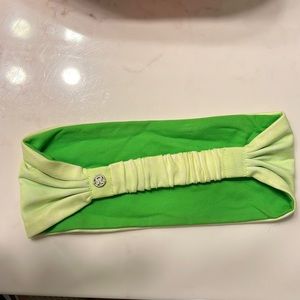 Lululemon green polka dot head band